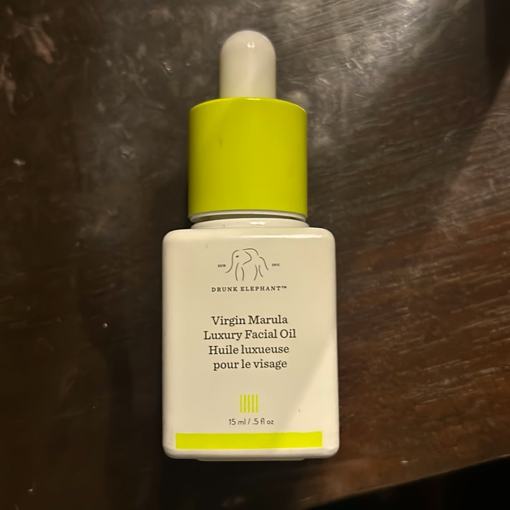 Drunk Elephant Serum.Full bottle, selling because i got the wrong thing,